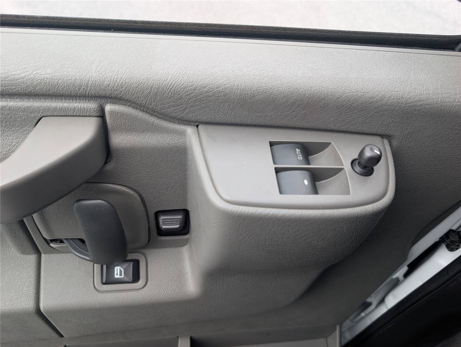 Used 2025 GMC Savana 2500 w/ Driver Convenience Package RWD image 17
