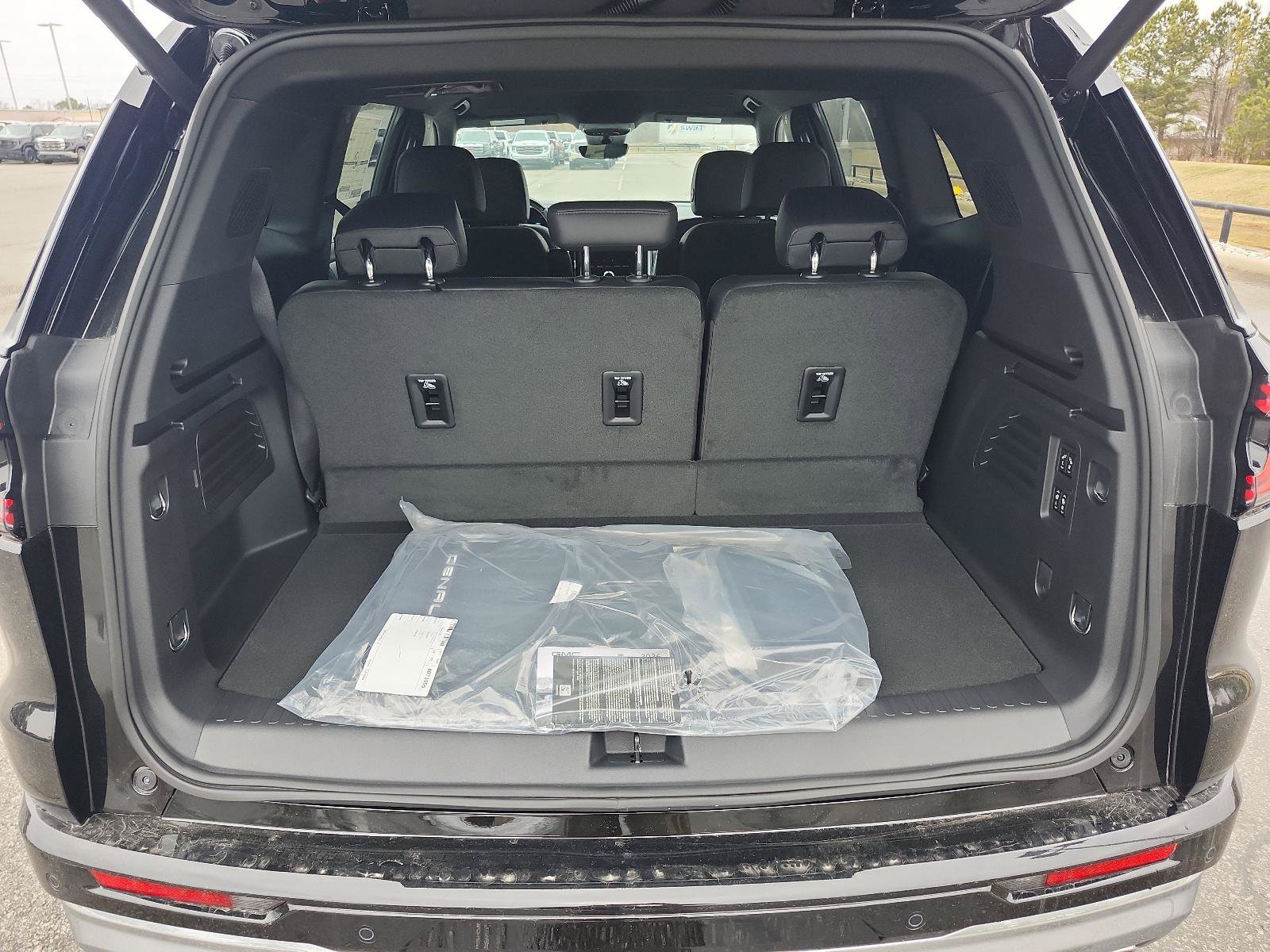 New 2026 GMC Acadia Denali w/ Super Cruise Package FWD image 7