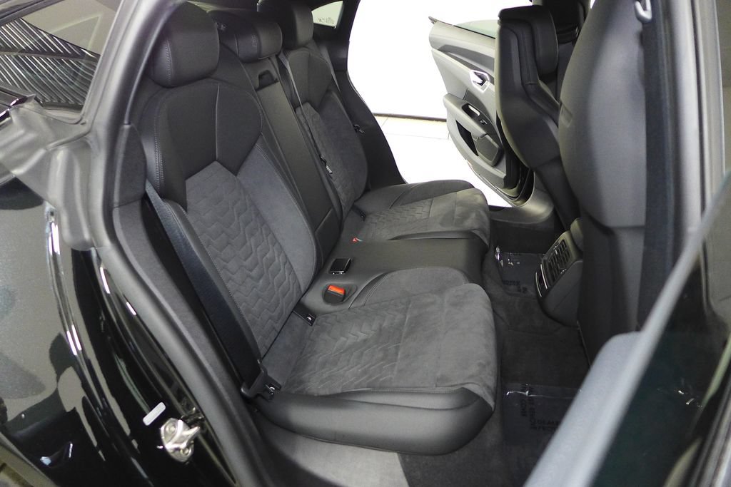 Used 2022 Audi e-tron GT Premium Plus AWD/4WD image 19