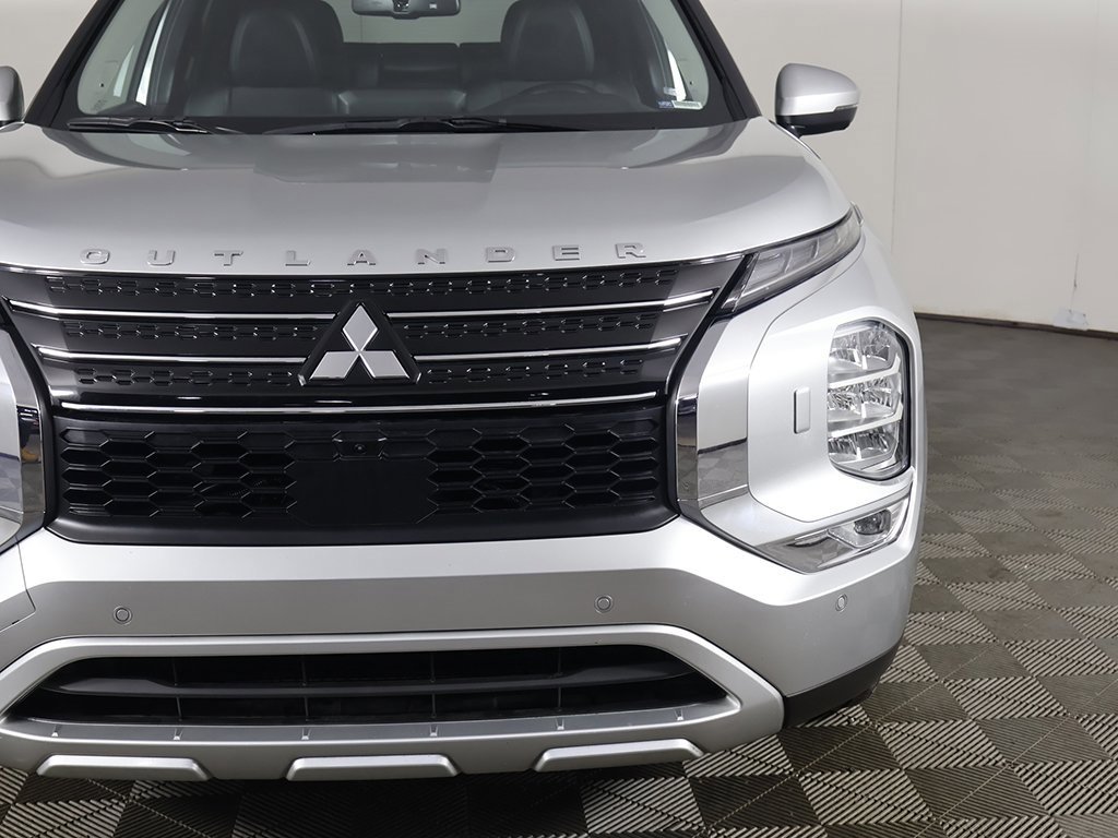 Used 2024 Mitsubishi Outlander SE image 16
