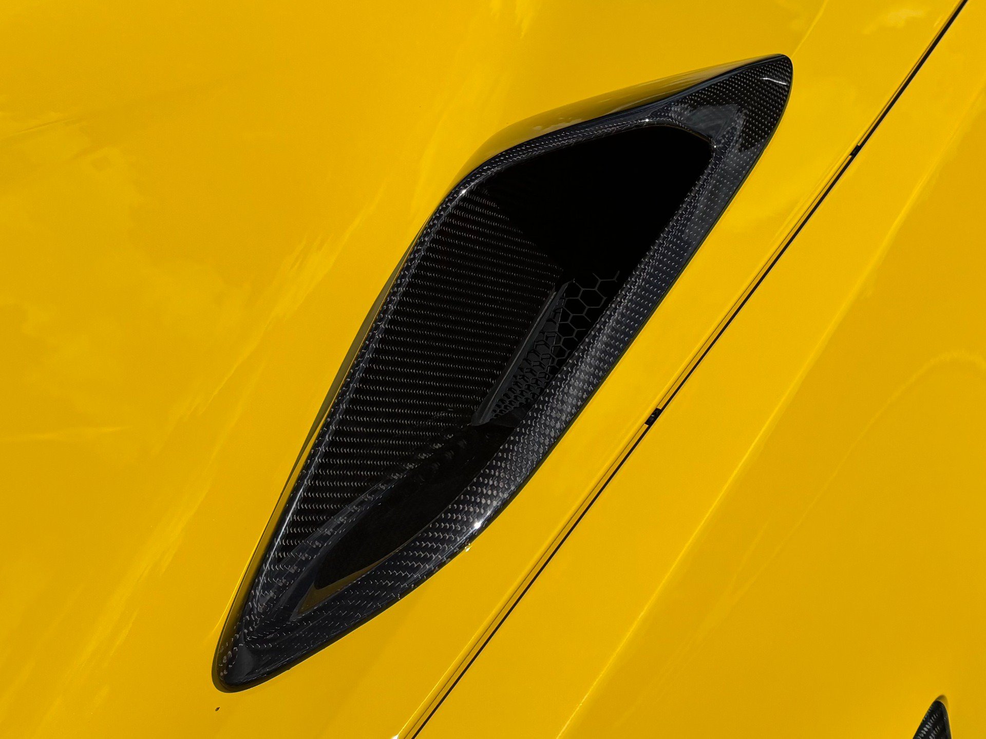 Used 2026 Chevrolet Corvette ZR1 w/ ZR1 Carbon Fiber Aero Package RWD image 38