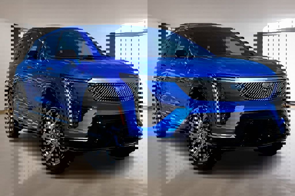 New 2026 Cadillac Optiq Luxury 1 image 2