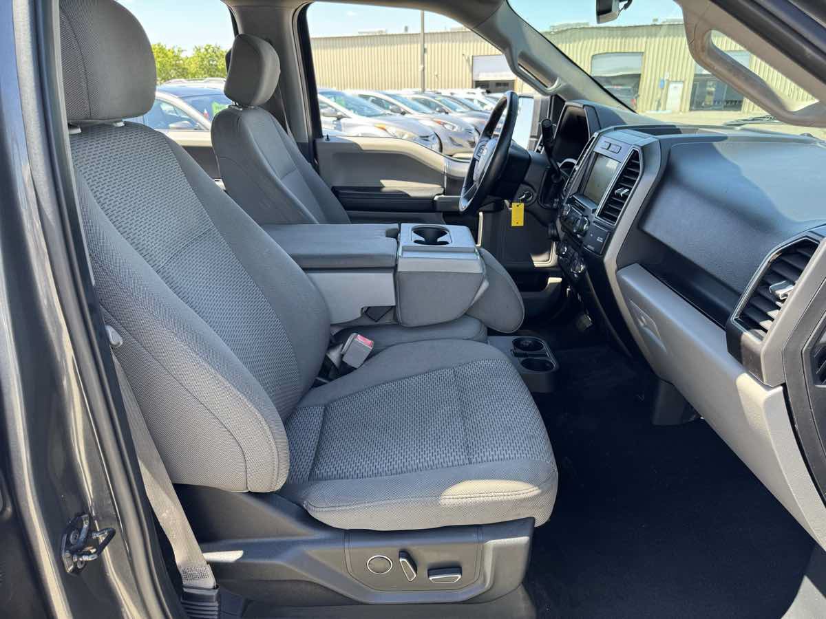 Used 2018 Ford F150 XLT w/ Equipment Group 302A Luxury AWD/4WD image 13