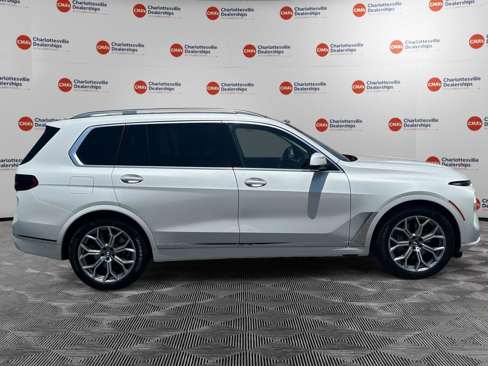 Used 2025 BMW X7 xDrive40i w/ Executive Package AWD/4WD image 6