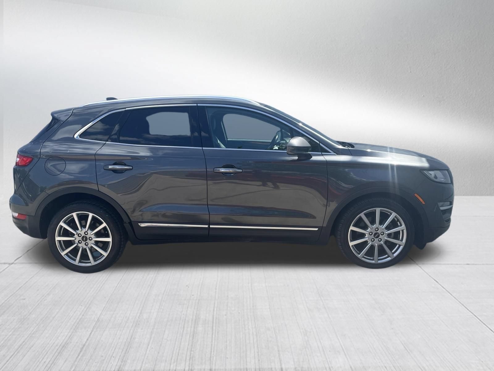 Used 2019 Lincoln MKC Reserve w/ MKC Technology Package FWD image 5