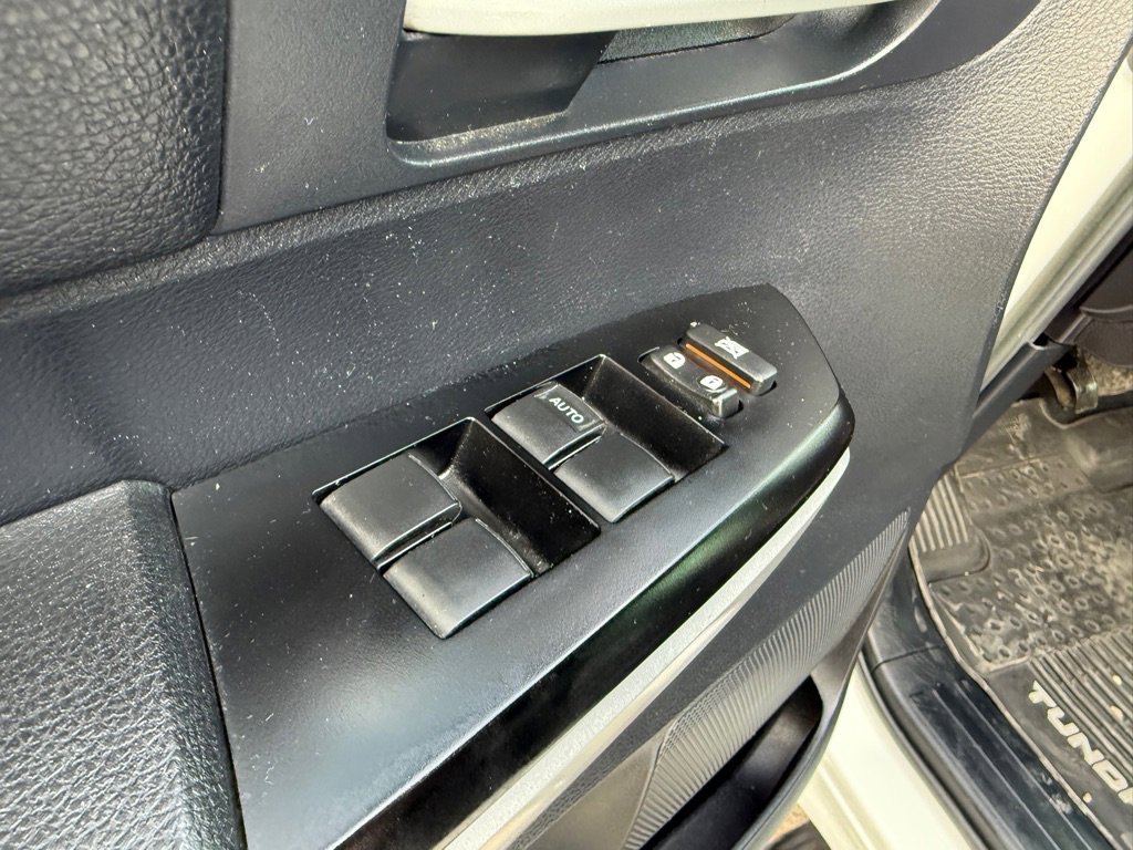 Used 2015 Toyota Tundra SR5 w/ SR5 Upgrade Package image 22