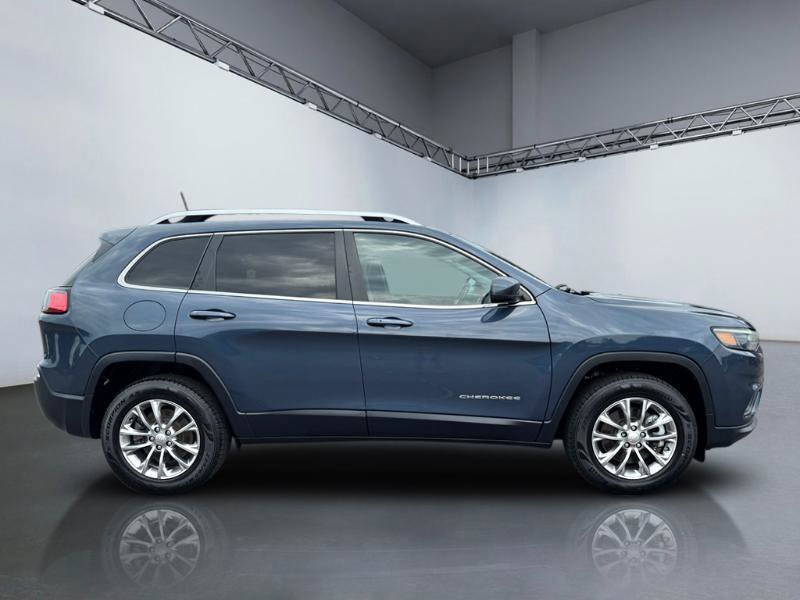 Used 2021 Jeep Cherokee Latitude Lux w/ Sun & Sound Group AWD/4WD image 3