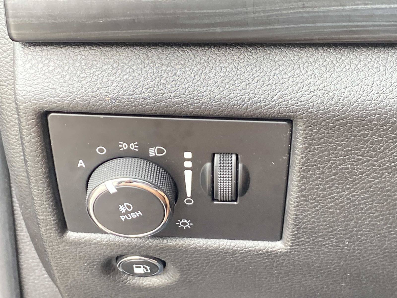 Used 2020 Jeep Grand Cherokee Altitude AWD/4WD image 20