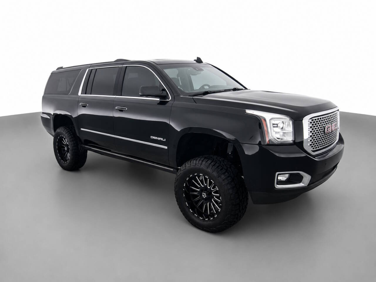 Used 2017 GMC Yukon XL Denali w/ Open Road Package AWD/4WD image 3