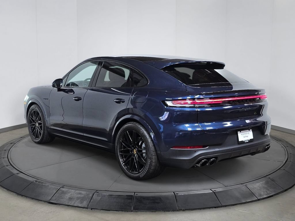 Certified 2024 Porsche Cayenne Coupe AWD/4WD image 3