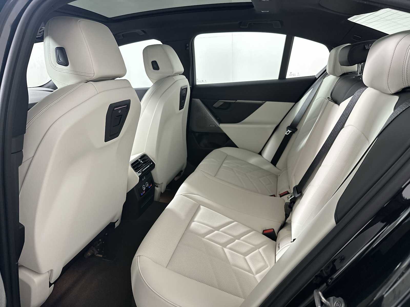 New 2026 BMW 530i xDrive image 19