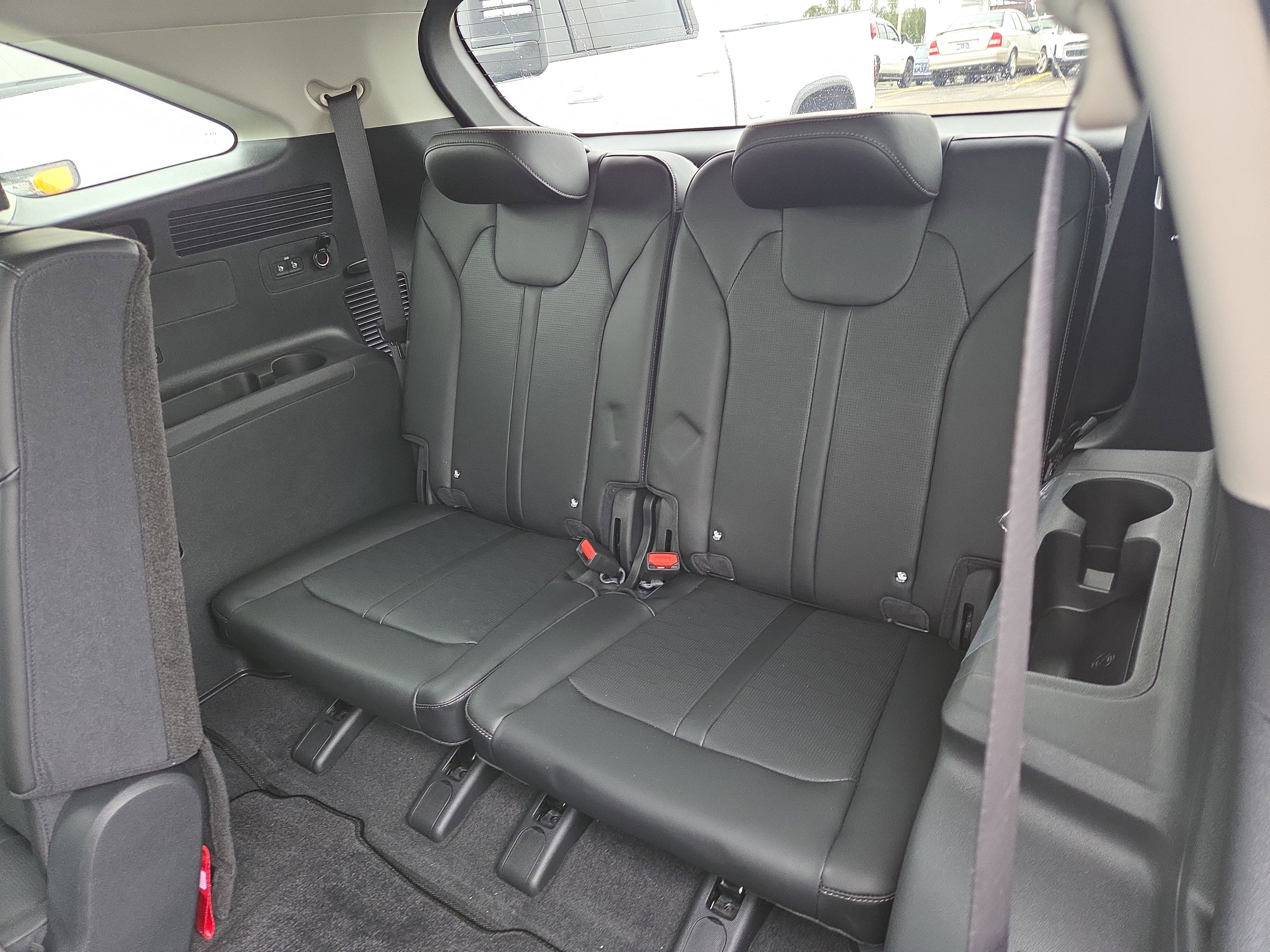 New 2026 Kia Sorento S image 7