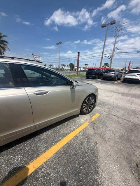 Used 2017 Lincoln MKZ Reserve w/ Technology Package AWD/4WD image 9