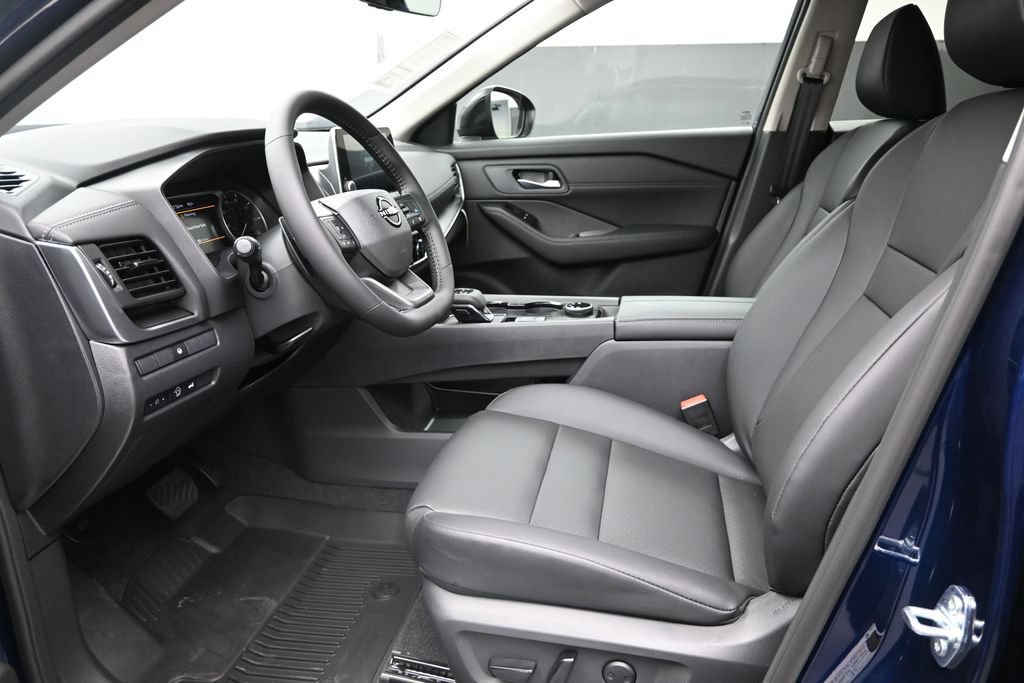New 2026 Nissan Rogue Dark Armor AWD/4WD image 19