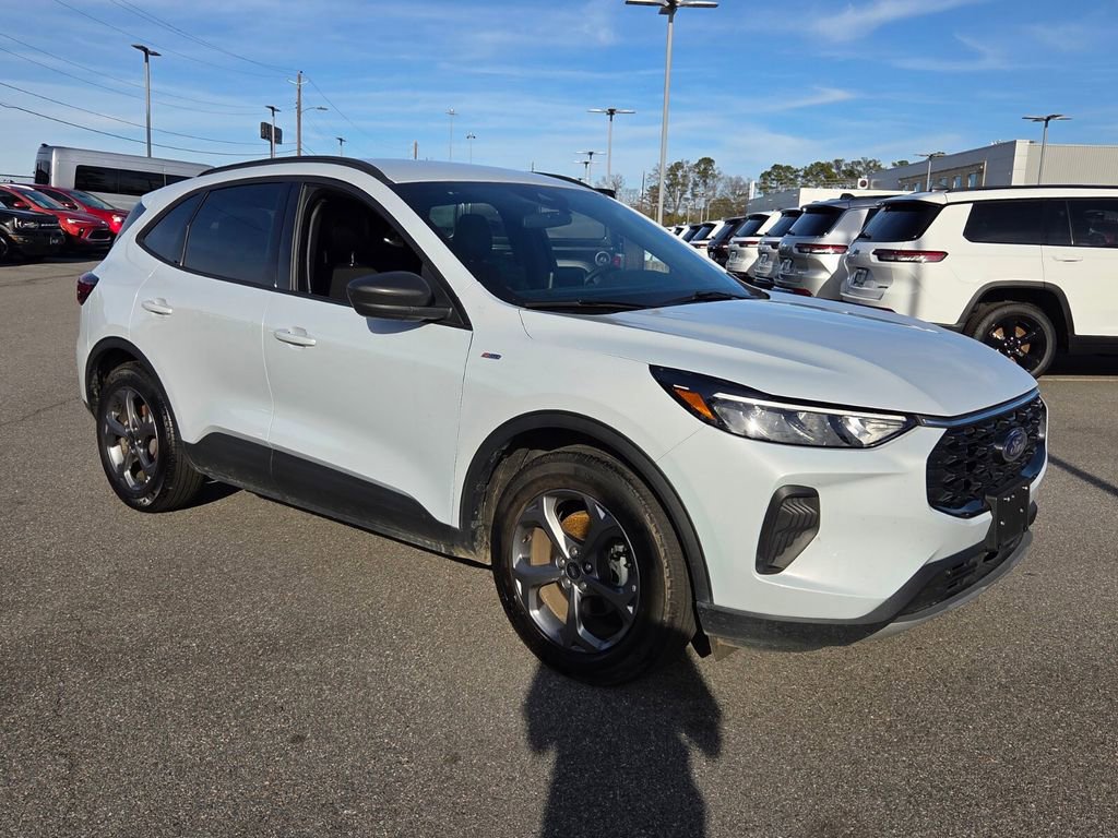 Used 2025 Ford Escape ST-Line image 1