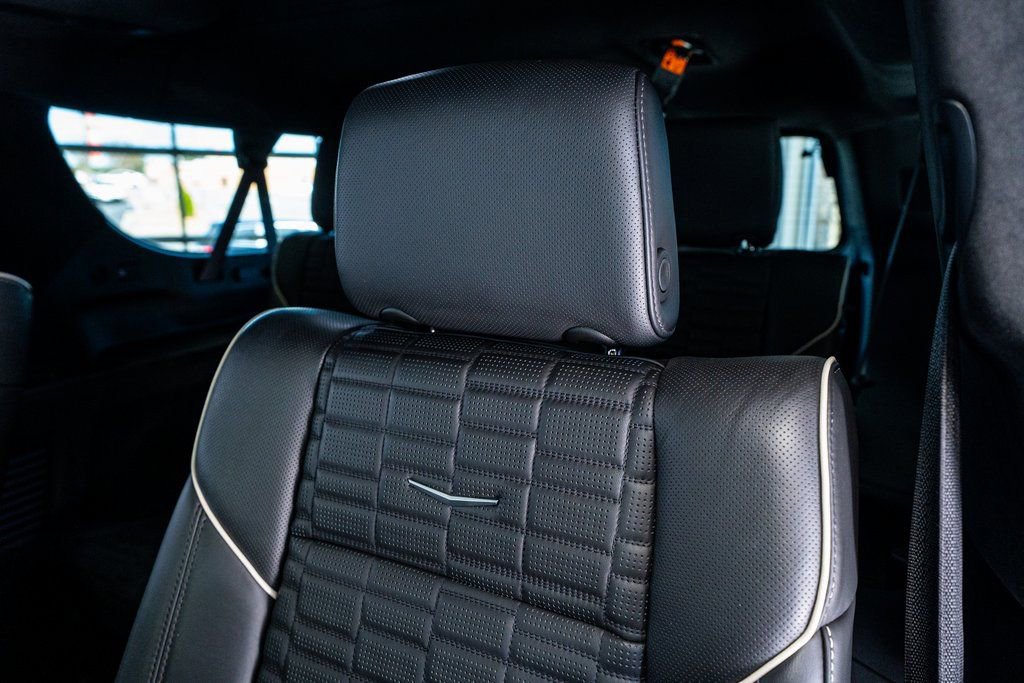 Used 2023 Cadillac Escalade ESV V image 59