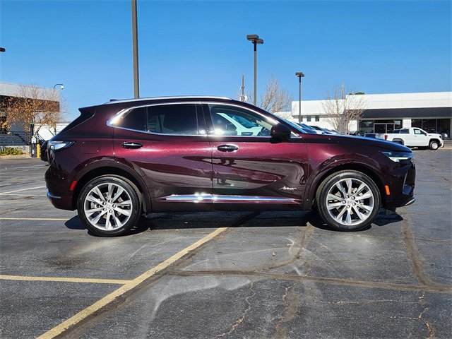 Used 2022 Buick Envision Avenir w/ Technology Package II image 3