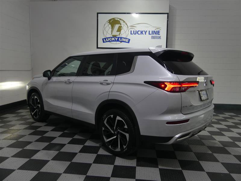 Used 2024 Mitsubishi Outlander SE AWD/4WD image 10