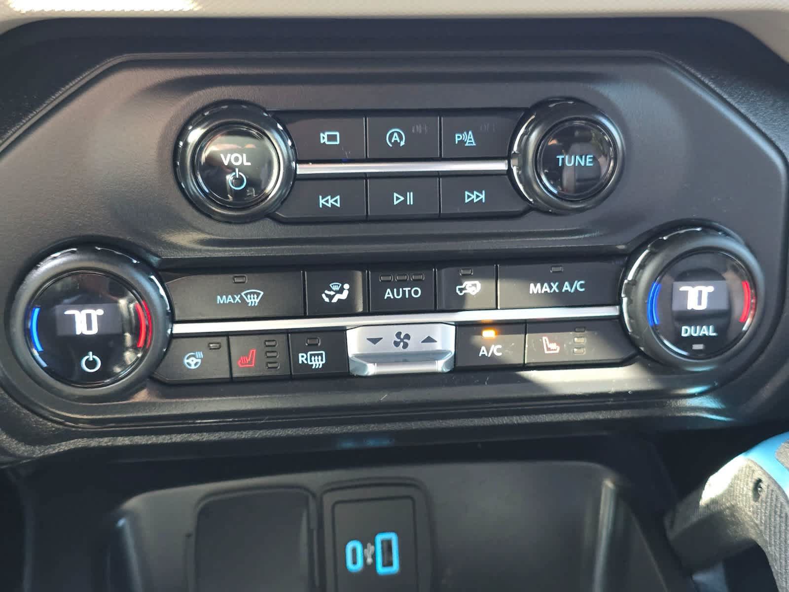 Used 2024 Ford Bronco Wildtrak AWD/4WD image 14