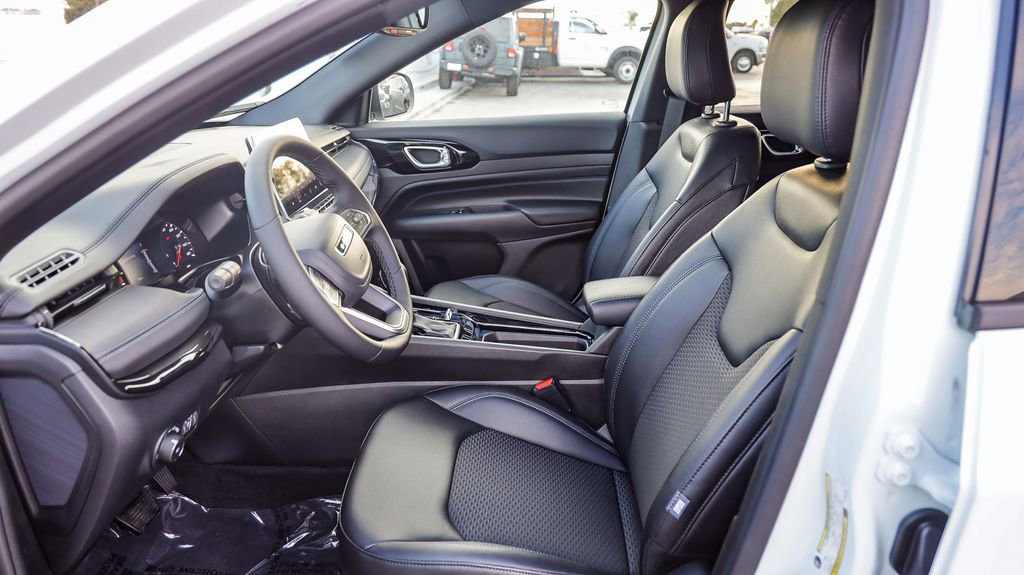 New 2026 Jeep Compass Latitude image 18