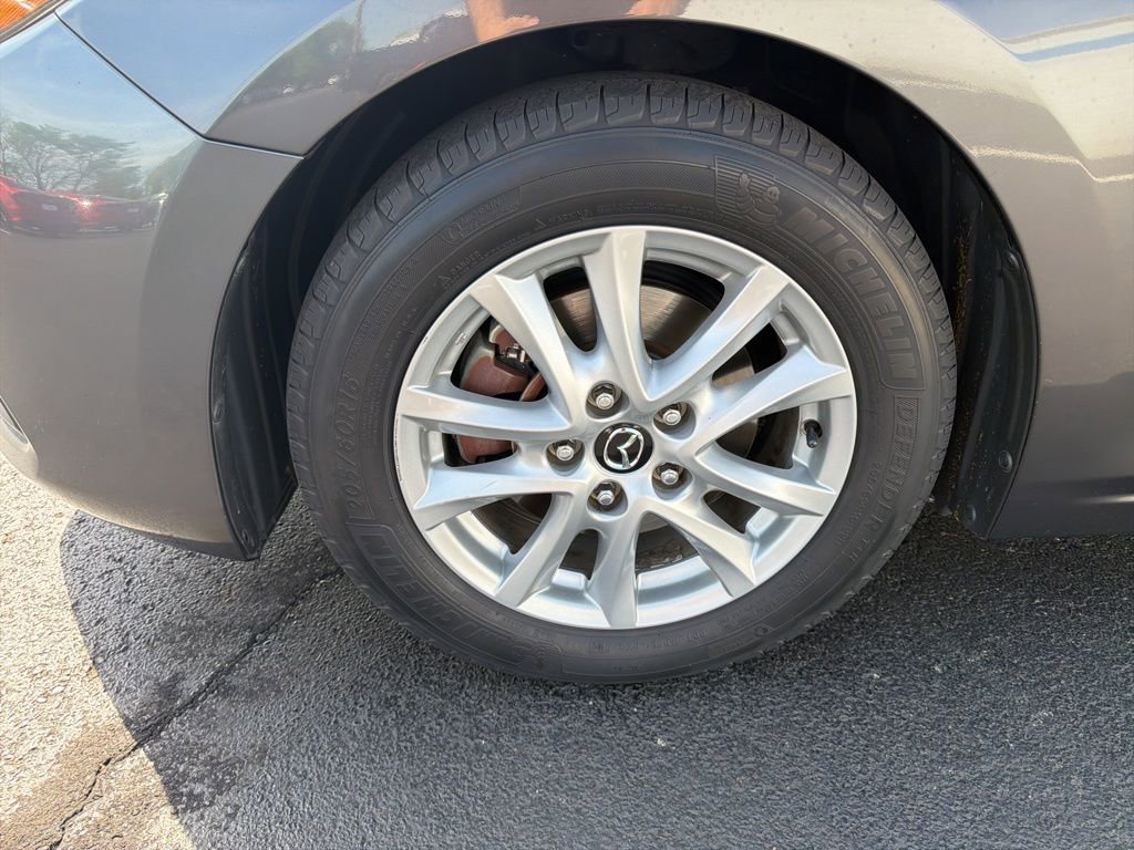 Used 2018 MAZDA MAZDA3 Sport FWD image 10