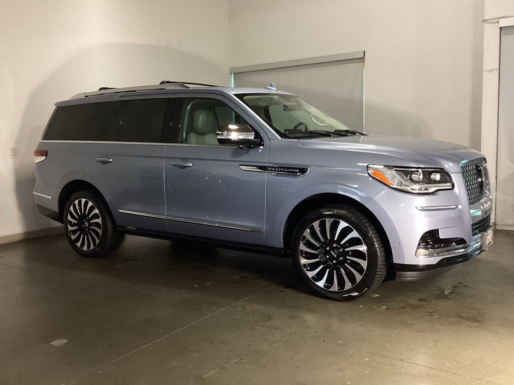 Used 2023 Lincoln Navigator Black Label AWD/4WD image 7