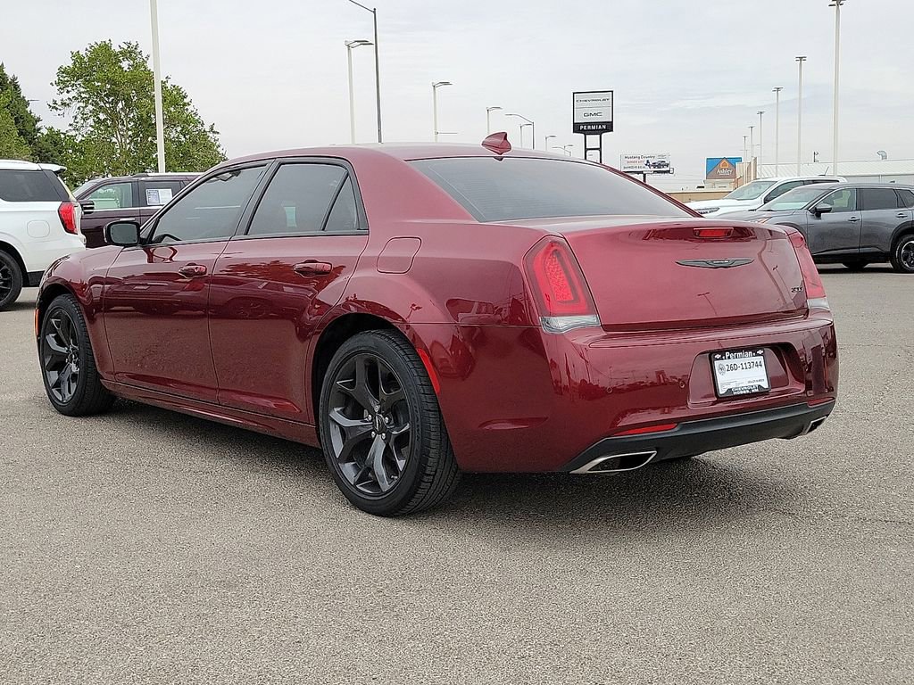 Used 2023 Chrysler 300 Touring L w/ Safetytec Plus Group RWD image 7