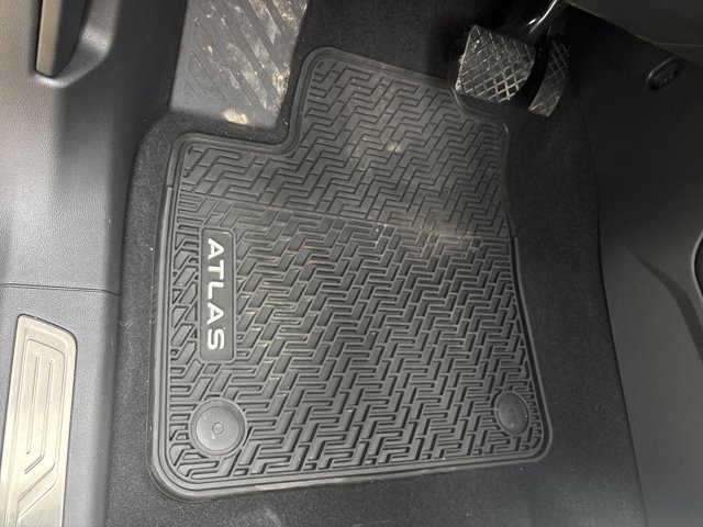 Used 2025 Volkswagen Atlas Cross Sport SE image 26