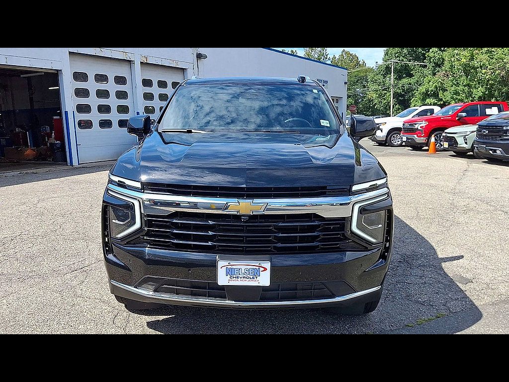 Certified 2025 Chevrolet Tahoe LS AWD/4WD image 3