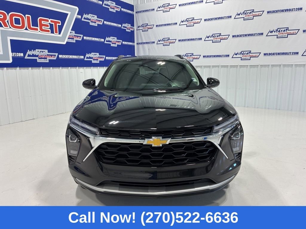 Used 2025 Chevrolet Trax LT image 9