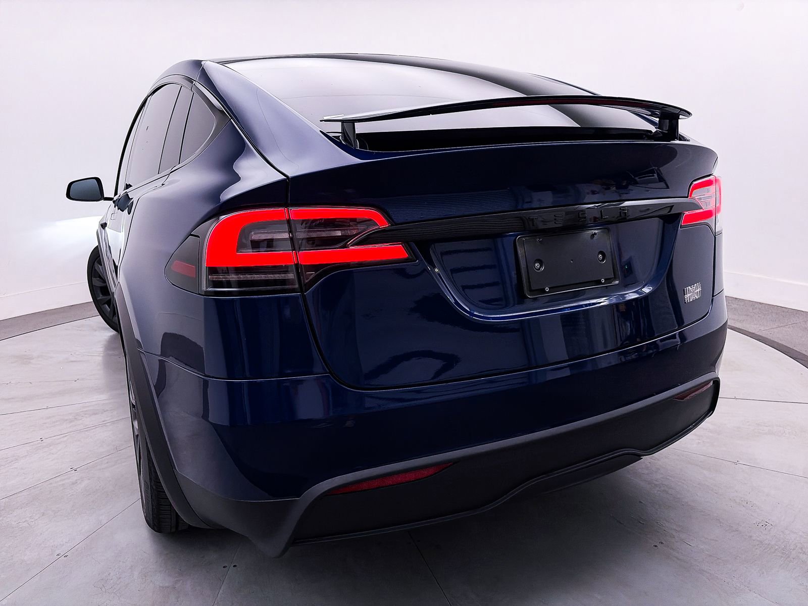 Used 2023 Tesla Model X Plaid image 8