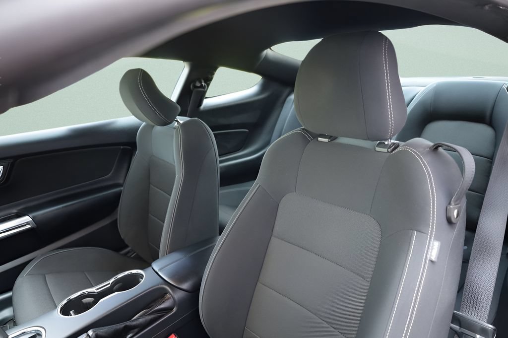 Used 2015 Ford Mustang Coupe RWD image 17