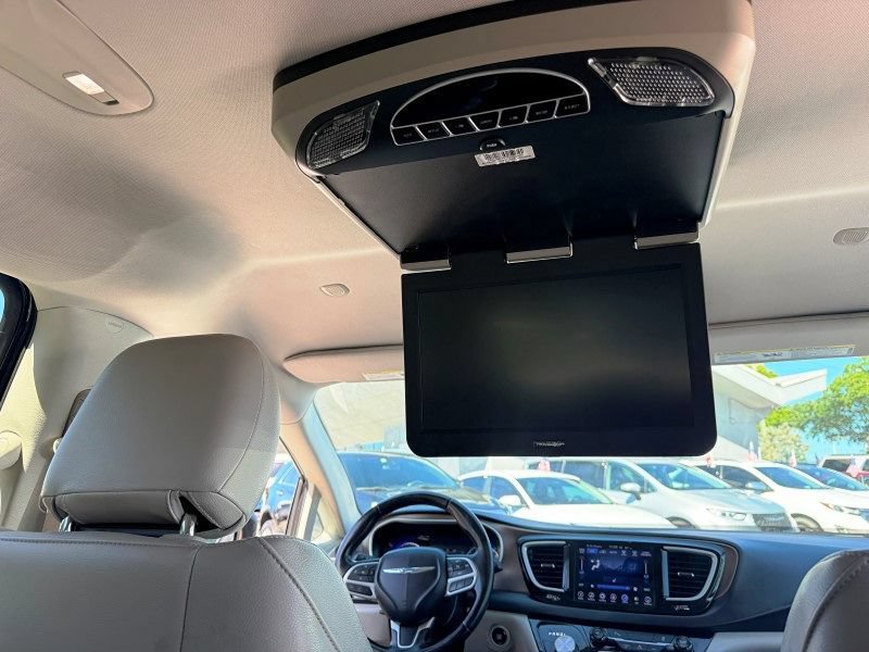 Used 2017 Chrysler Pacifica Touring-L FWD image 20