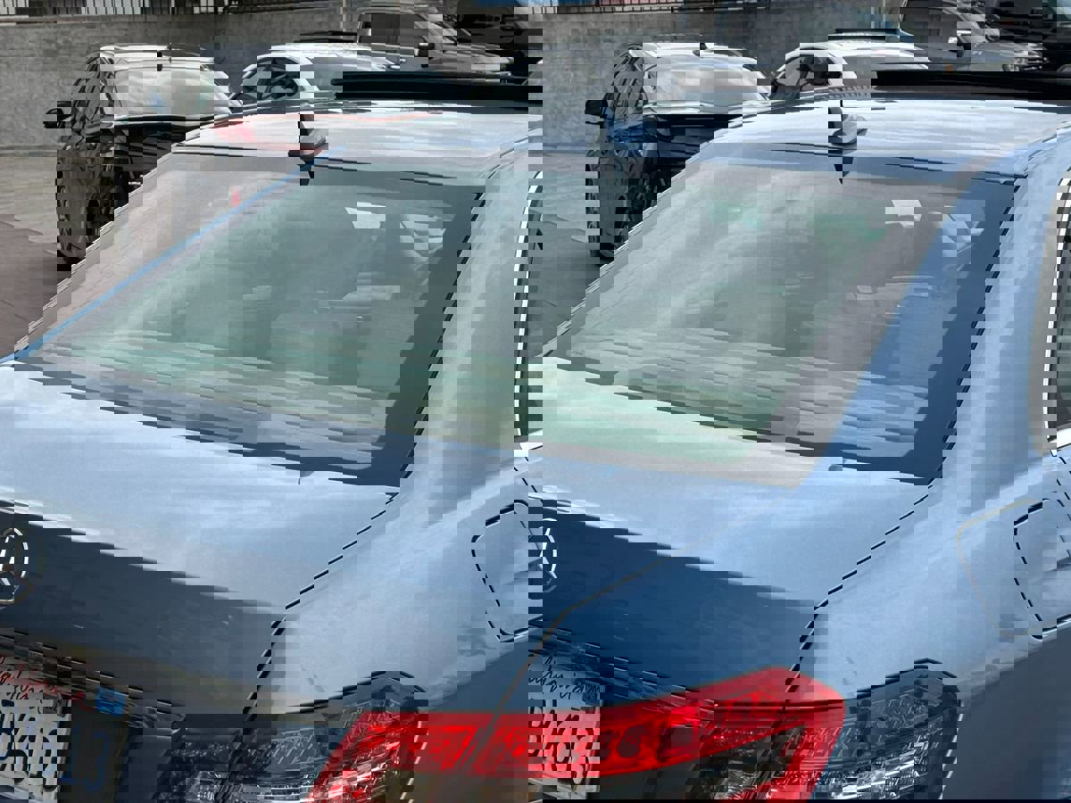 Used 2011 Mercedes-Benz E 550 Sedan image 18