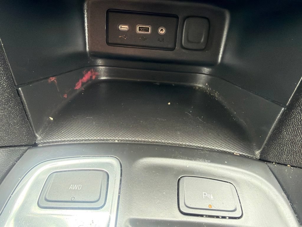 Used 2024 Chevrolet Equinox LT w/ LPO, Floor Liner Package AWD/4WD image 17