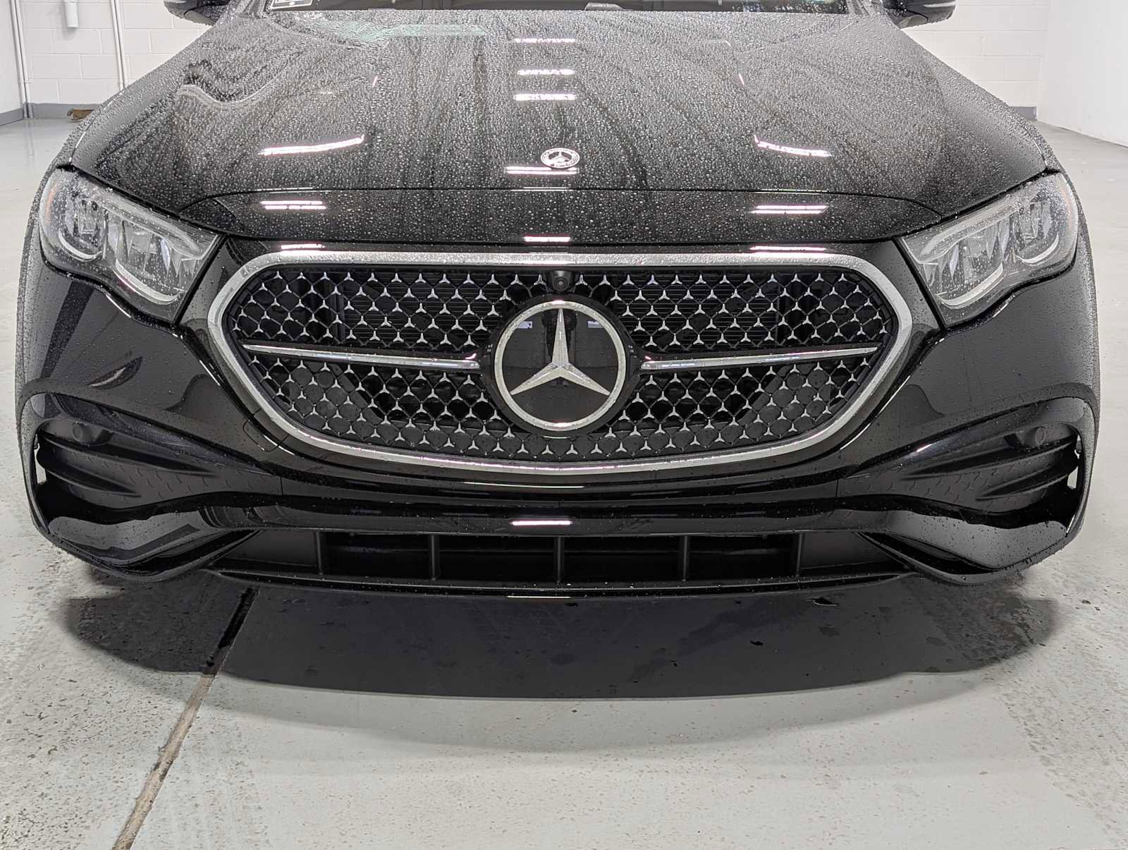 New 2026 Mercedes-Benz E 450 4MATIC Sedan image 2