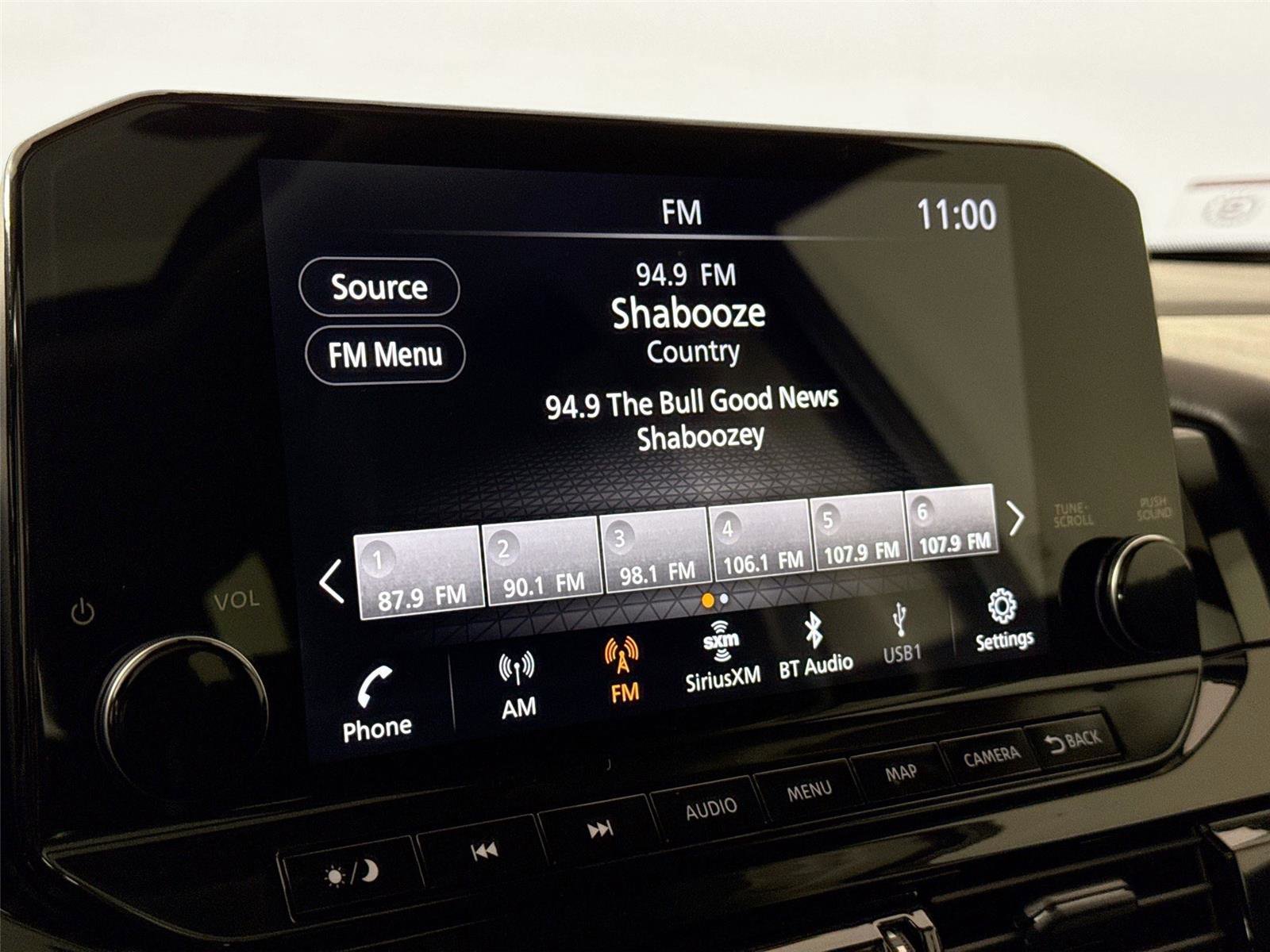 Used 2025 Nissan Pathfinder SL w/ SL Premium Package FWD image 23