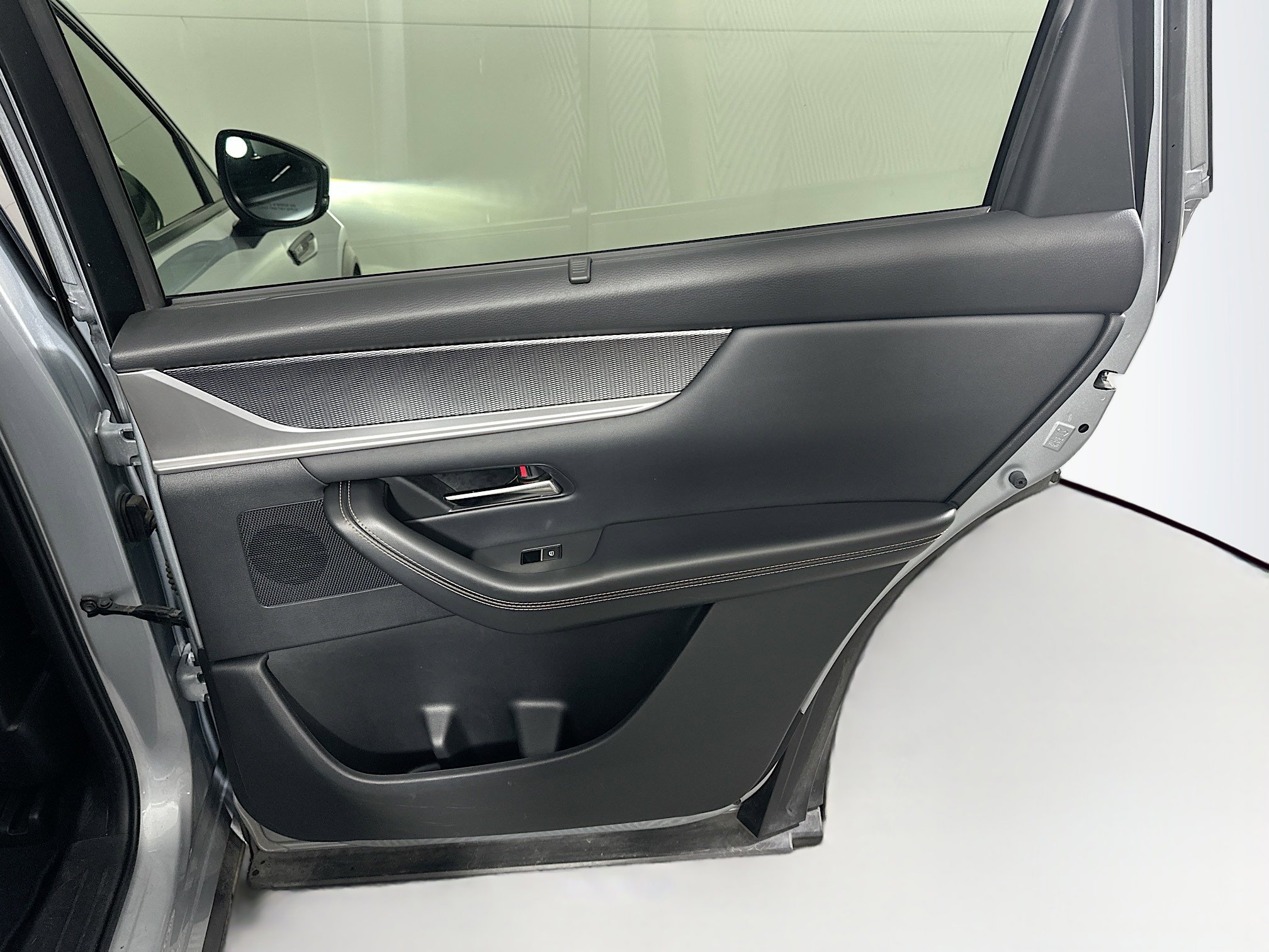 Used 2025 MAZDA CX-90 3.3 Turbo w/ Premium Sport Pkg image 33