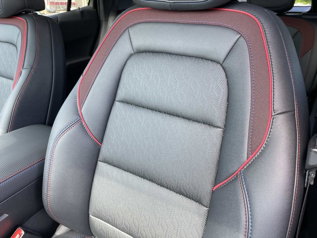 Used 2026 Chevrolet Equinox RS w/ LPO, Floor Liner Package FWD image 18