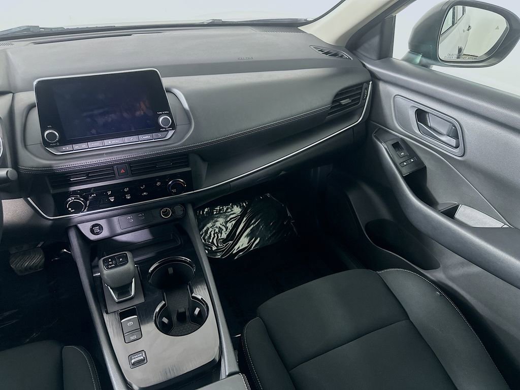 Used 2024 Nissan Rogue S image 19