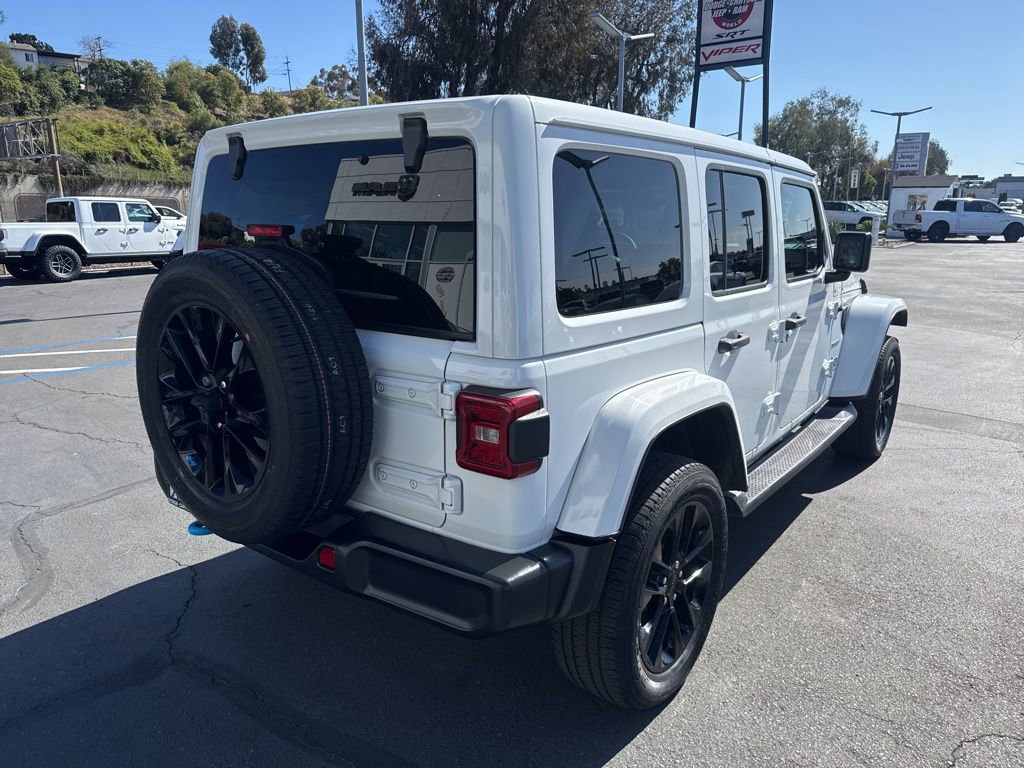 Used 2023 Jeep Wrangler Unlimited Sahara AWD/4WD image 9