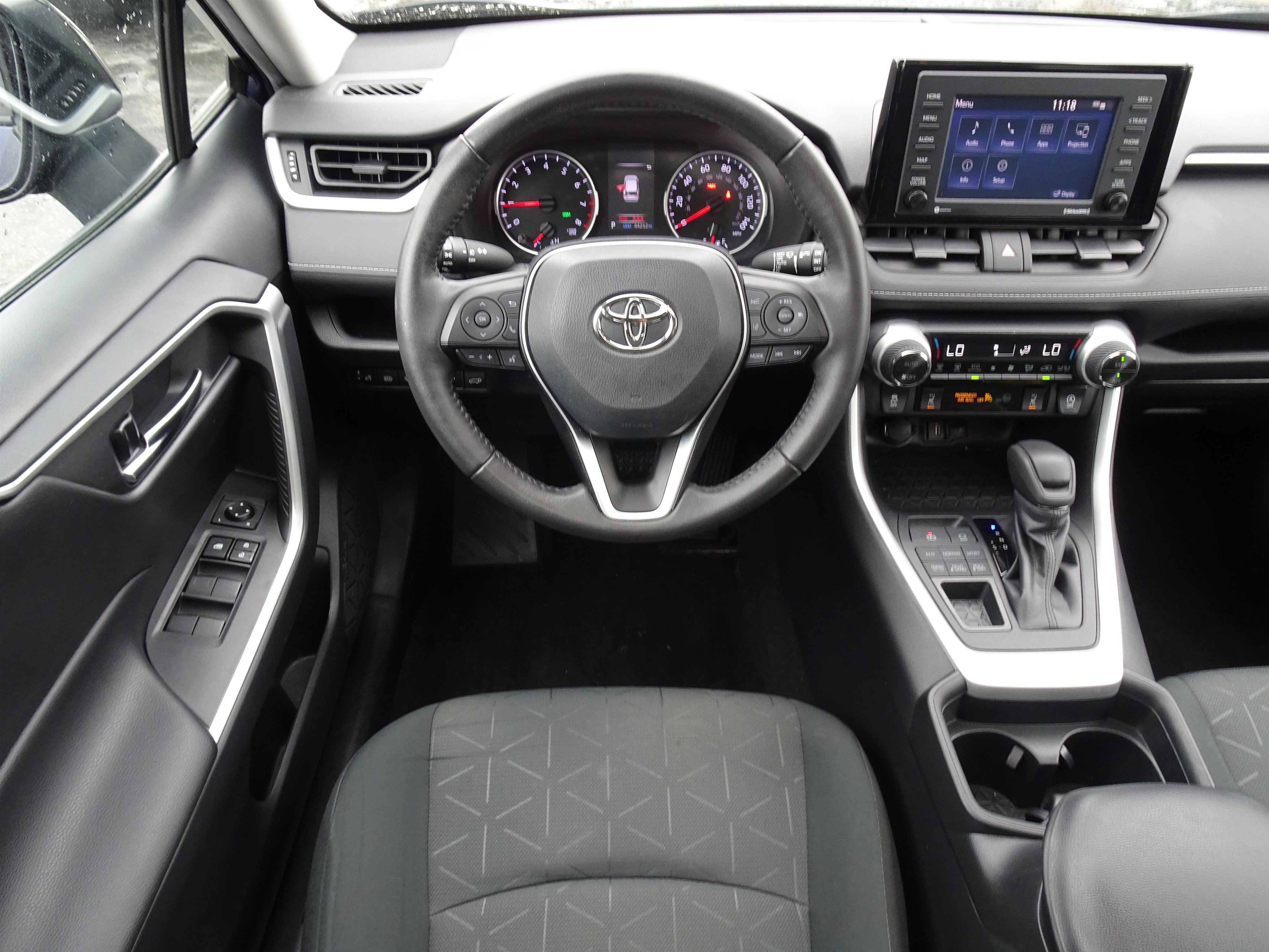 Used 2021 Toyota RAV4 XLE w/ Convenience Package AWD/4WD image 10