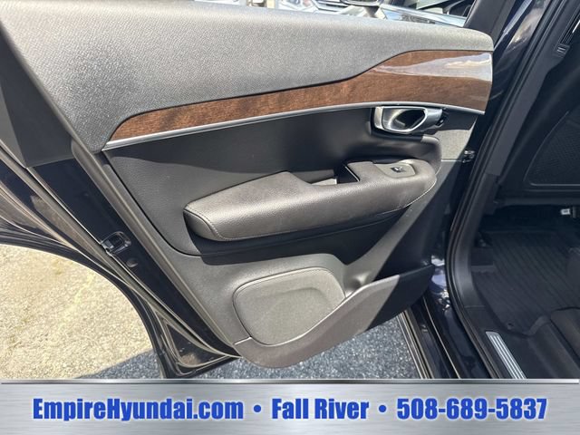 Used 2019 Volvo XC90 T5 Momentum w/ Multimedia Package AWD/4WD image 17