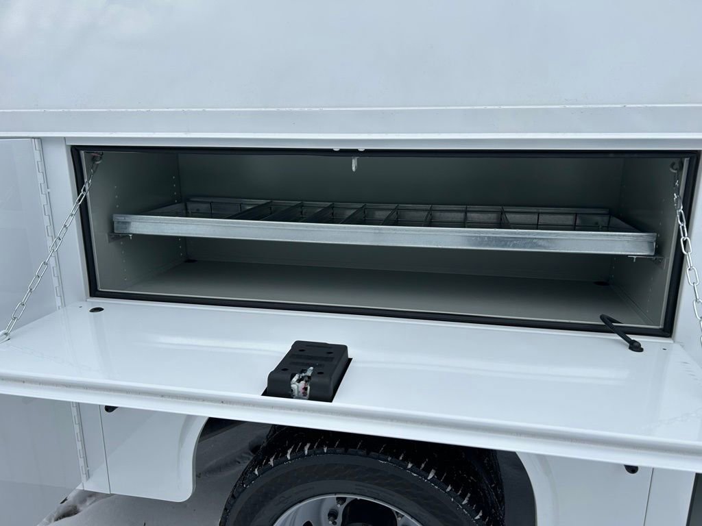 New 2026 Ford F550 4x4 Supercab Super Duty image 11