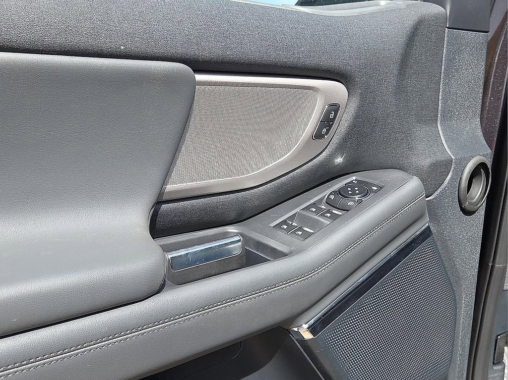 New 2026 Ford Expedition Active image 17