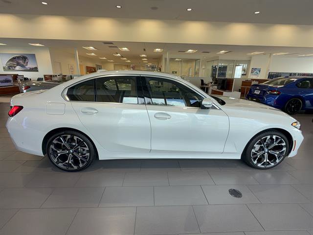 New 2025 BMW 330i xDrive Sedan w/ Premium Package AWD/4WD image 24