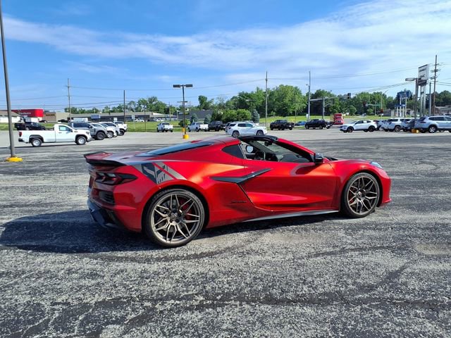 Used 2025 Chevrolet Corvette Z06 RWD image 15