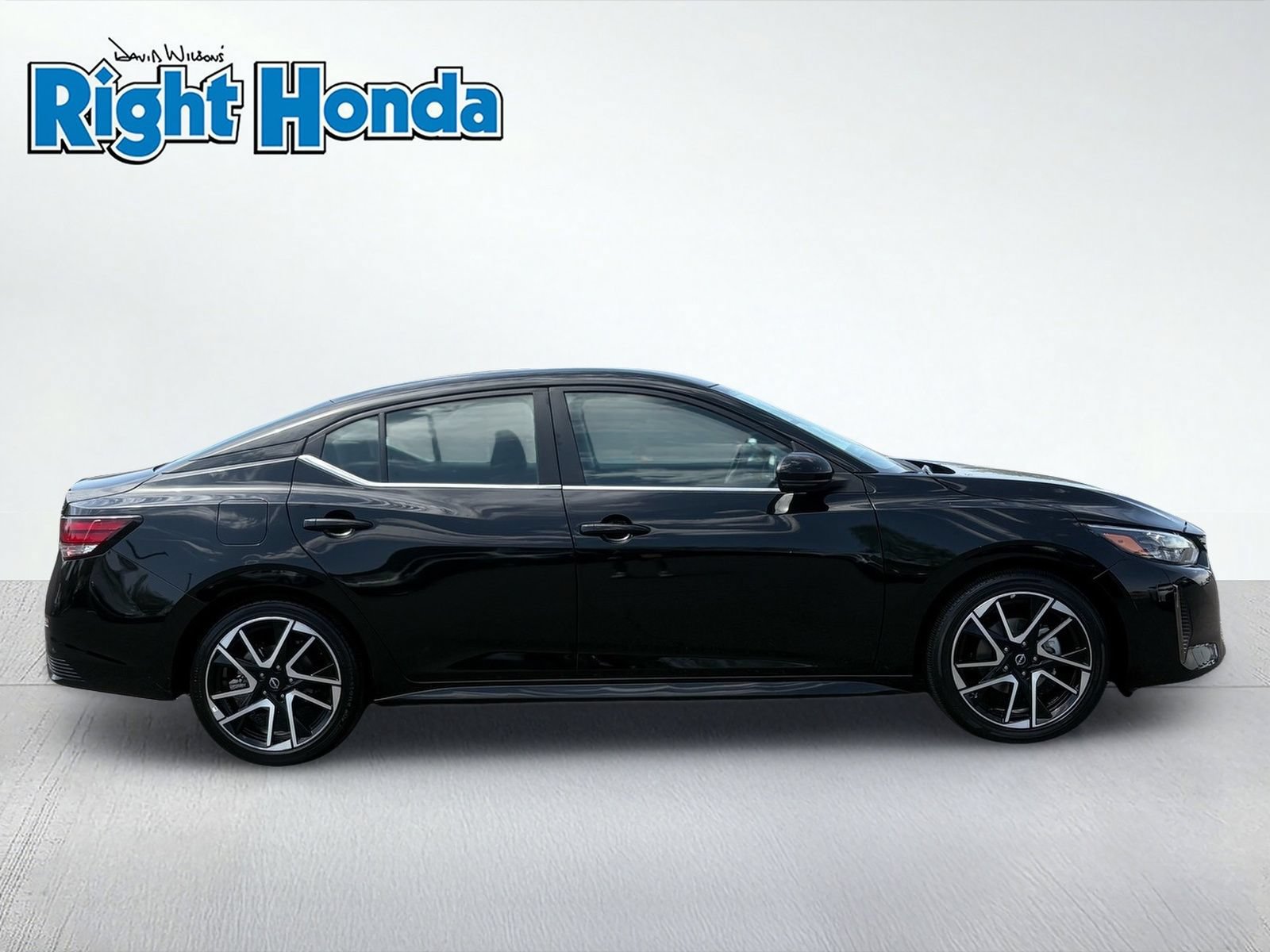 Used 2025 Nissan Sentra SR FWD image 8