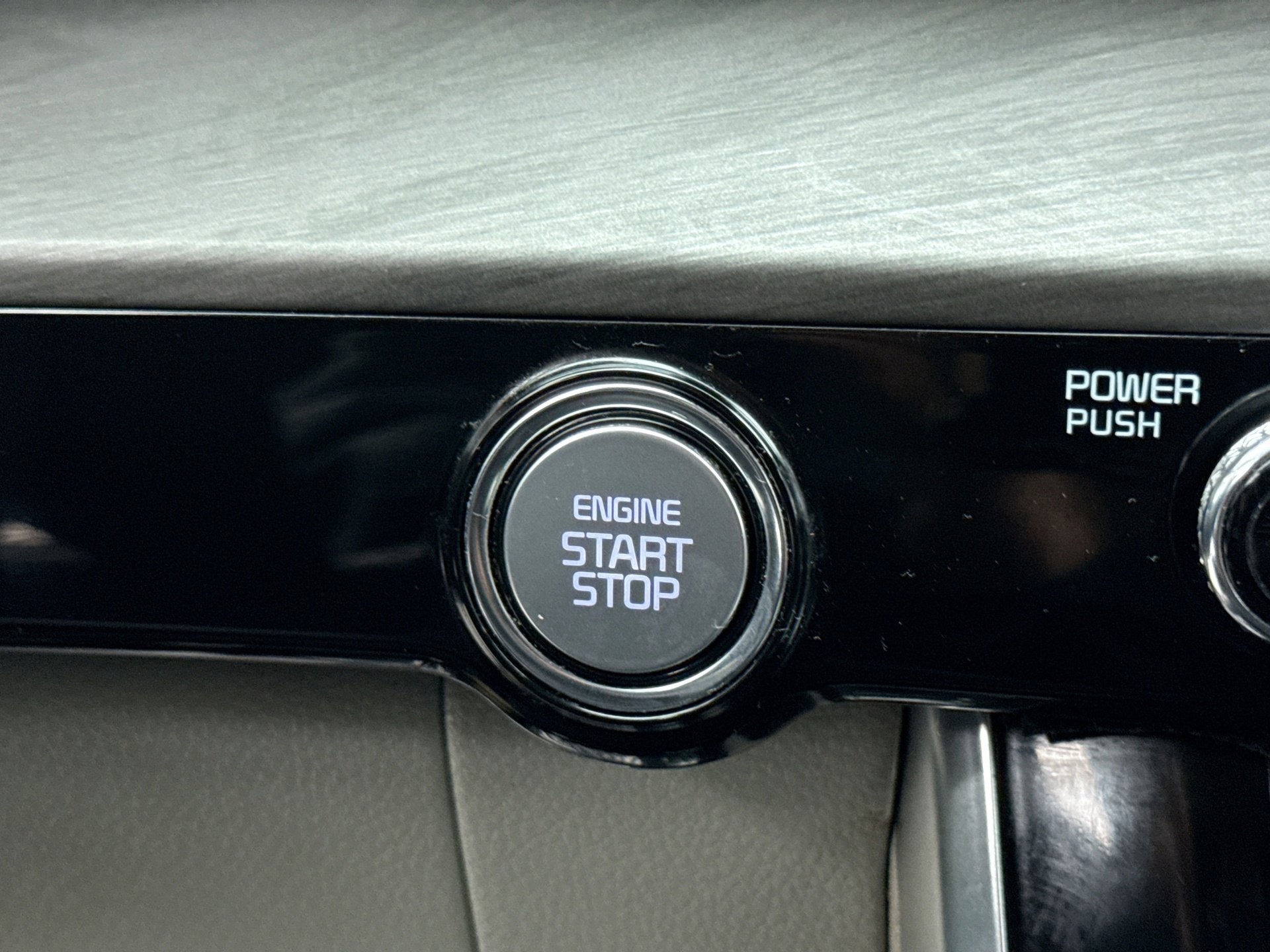 Used 2022 Kia Carnival SX image 22