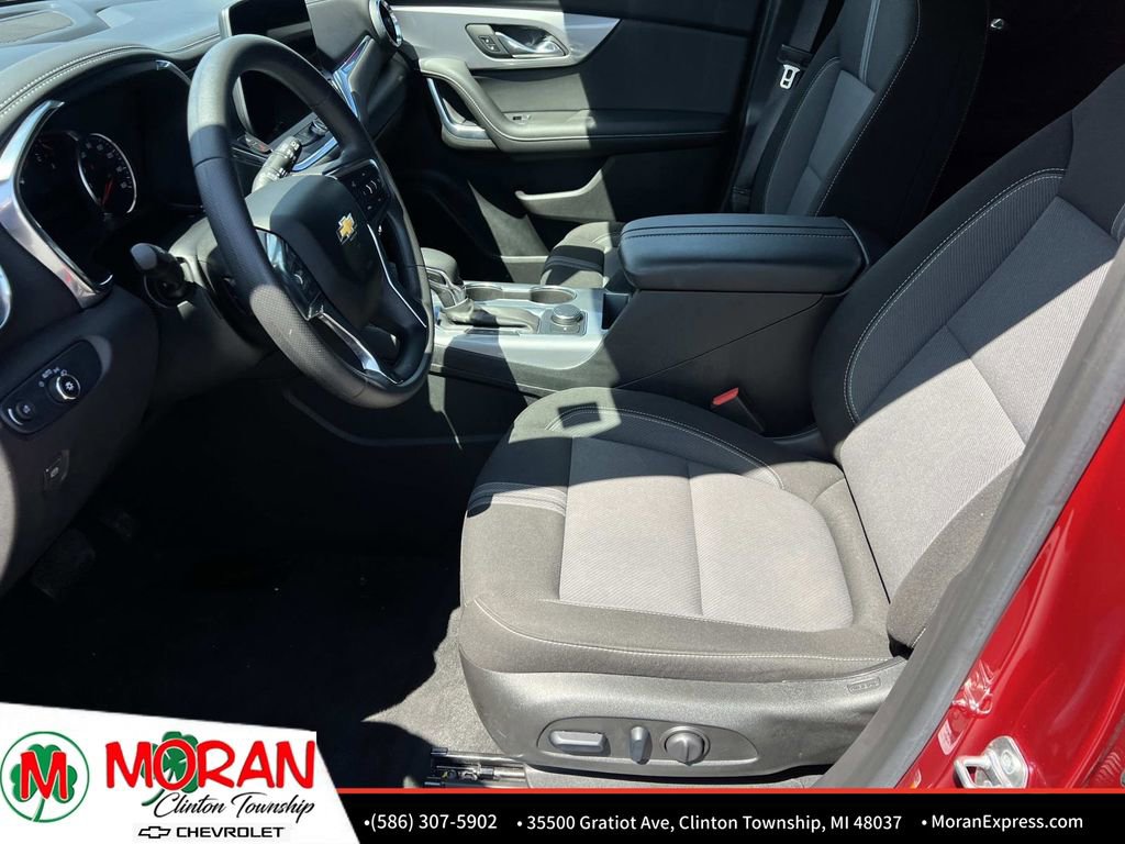 Used 2024 Chevrolet Blazer LT w/ Convenience Package FWD image 18